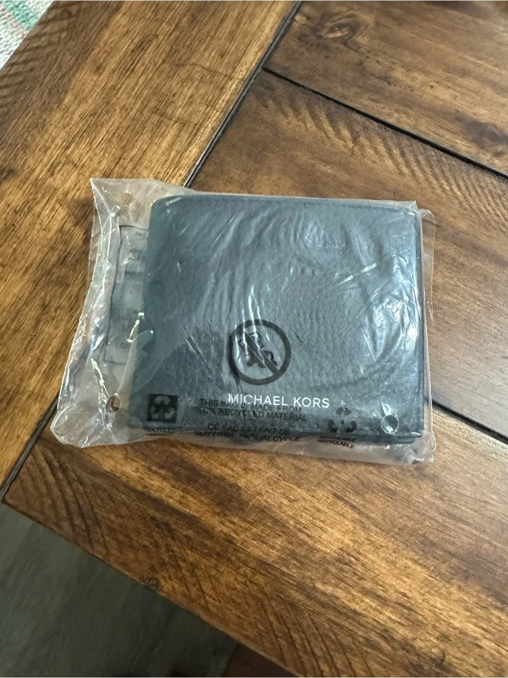 NEW Michael Kors Black Pebbled Leather Bi-Fold Wallet